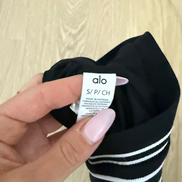 Alo airbrush heart throb sports bra - Picture 4 of 4